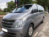 Cần bán lại xe Hyundai Grand Starex đời 2011, màu bạc, nhập khẩu nguyên chiếc chính chủ, giá tốt