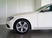 Bán Mercedes-Benz E250, năm sản xuất 2017, đăng ký tháng 8/2018, màu trắng, mới 99%, nộp 25 thuế trước bạ