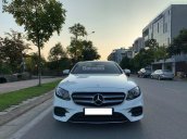 Bán Mercedes Benz E300 AMG màu trắng, sản xuất 2017, đăng ký 08/2017, biển Hà Nội