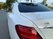 Bán Mercedes Benz E300 AMG màu trắng, sản xuất 2017, đăng ký 08/2017, biển Hà Nội