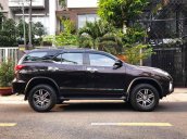 Gia đình cần bán gấp Fortuner 2017, số sàn, máy dầu, màu nâu