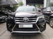 Cần bán Toyota Fortuner 2.7V 2017, màu đen, xe nhập