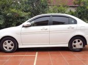 Bán gấp Hyundai Verna 1.4AT năm sản xuất 2010, màu trắng, xe nhập