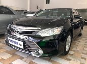 Bán xe Toyota Camry 2.0E đời 2015, màu đen như mới, giá 890tr