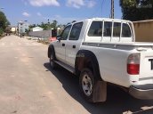 Xe Toyota Hilux 2.8L 4x4 MT đời 2005, màu trắng, nhập khẩu 