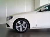 Bán xe lướt Mercedes E250 cũ 2018, lướt 10.000 km, màu trắng. Chính hãng tốt nhất