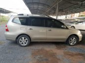 Cần bán gấp Nissan Livina năm 2011, màu vàng số sàn 