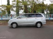 Cần bán lại xe Toyota Innova 2.0G năm 2011, màu bạc xe gia đình, giá 438tr