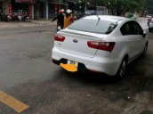 Cần bán xe Kia Rio 1.4AT đời 2017, màu trắng, số tự động