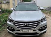 Bán xe Hyundai Santa Fe 2.2 CRDI đời 2017, màu bạc chính chủ