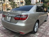 Cần bán Toyota Camry 2.5G năm 2017, màu ghi vàng