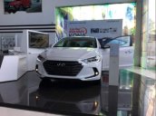 Cần bán Hyundai Elantra 1.6 AT 2018, màu bạc, giá 624tr