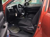 Bán ô tô Toyota Hilux 2.5E năm 2016, màu đỏ, xe nhập số sàn