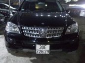 Cần bán xe Mercedes ML 350 năm sản xuất 2005, màu đen, 690tr