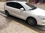 Cần bán lại xe Hyundai i30 CW 1.6 AT sản xuất năm 2011, màu trắng, nhập khẩu 