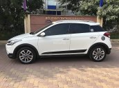 Cần bán lại xe Hyundai i20 Active năm 2016, màu trắng, xe nhập