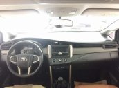 Cần bán Toyota Innova E sản xuất 2018, màu trắng, giá 746tr