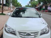 Bán Hyundai Avante sản xuất năm 2014, màu trắng, giá tốt