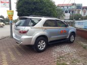 Bán xe Toyota Fortuner 2.7V 2 cầu, số tự động, năm 2010, màu bạc