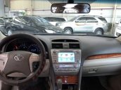 Cần bán lại xe Toyota Camry 2.4G đời 2011, màu đen số tự động, giá 735tr