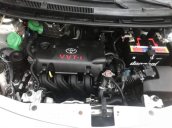 Bán ô tô Toyota Vios 2013, màu bạc
