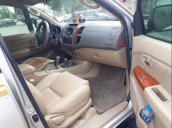 Bán Toyota Fortuner 2.7V năm sản xuất 2010, màu bạc  