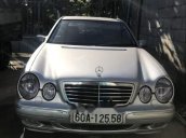 Cần bán Mercedes E240 đời 2001, màu bạc