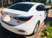 Cần bán gấp Mazda 3 đời 2016, màu trắng, giá 595tr