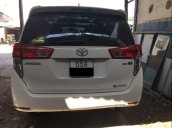 Cần bán gấp Toyota Innova sản xuất 2017, màu trắng, chính chủ