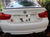 Bán xe BMW 320i 2010, màu trắng, xe nhập