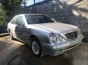 Cần bán Mercedes E240 đời 2001, màu bạc