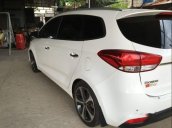 Cần bán gấp Kia Rondo đời 2015, màu trắng, đã đi 39800km