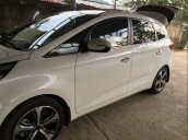 Cần bán gấp Kia Rondo đời 2015, màu trắng, đã đi 39800km