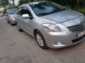 Cần bán Toyota Vios MT E đời 2011, màu bạc