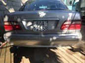 Cần bán Mercedes E240 đời 2001, màu bạc