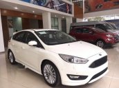 Cần bán Ford Focus sản xuất năm 2018, màu trắng, 569tr