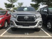 Bán Toyota Hilux sản xuất năm 2018, màu bạc, xe nhập