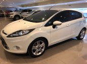 Bán Ford Fiesta 1.6, 5 cửa sản xuất năm 2013, màu trắng, hỗ trợ trả góp