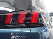 Bán xe giao liền 7 chỗ ô tô Peugeot 5008 1.6 turbo 2019, màu xanh - KM cực hot