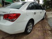 Cần bán gấp Chevrolet Cruze 2014, màu trắng số sàn, 368 triệu