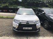 Bán gấp Mitsubishi Outlander sản xuất năm 2018, màu trắng, giá tốt