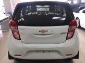 Bán Chevrolet Spark sản xuất 2018, màu trắng, giá tốt