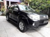 Bán em Fortuner 2011 máy xăng, màu đen, xe đẹp long lanh