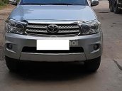 Cần bán gấp Toyota Fortuner năm sản xuất 2009, màu bạc, giá 580tr