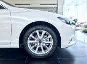 Bán Mazda 6 2.0L trắng 2018, giá 819 triệu