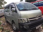 Bán Toyota Hiace sản xuất năm 2011, màu xanh còn mới, 250tr