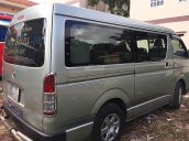 Bán Toyota Hiace sản xuất năm 2011, màu xanh còn mới, 250tr