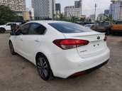 Bán Kia Cerato 1.6AT sản xuất năm 2016, màu trắng xe gia đình