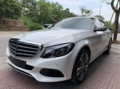 Cần bán xe Mercedes C250 đời 2018, màu trắng