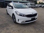 Bán Kia Cerato 1.6AT sản xuất năm 2016, màu trắng xe gia đình